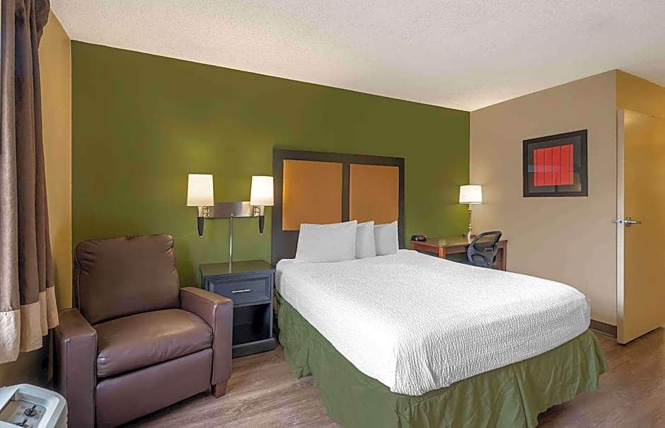 Extended Stay America Suites - Chicago - Woodfield Mall