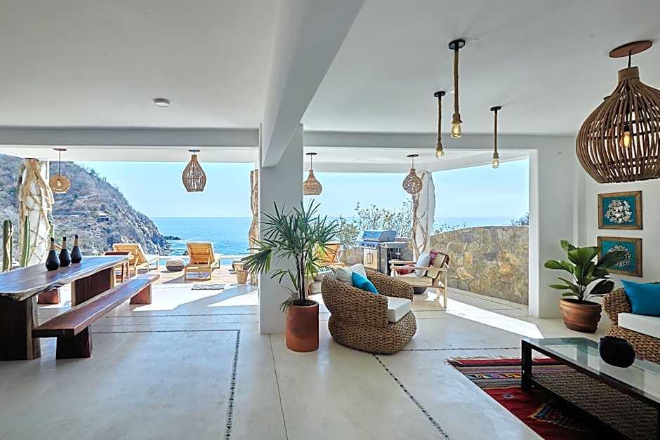 Casa Roni by Xeno - 5 Bedroom Luxury Villa with Ocean View