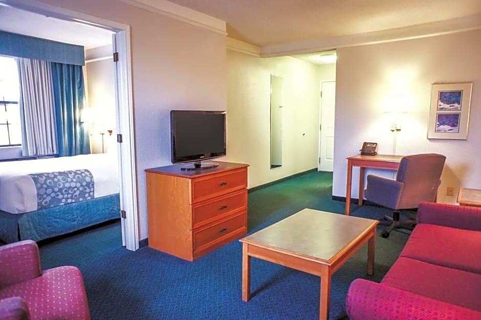 La Quinta Inn by Wyndham Moline Airport