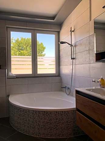 Schicke Apartments in Messenähe