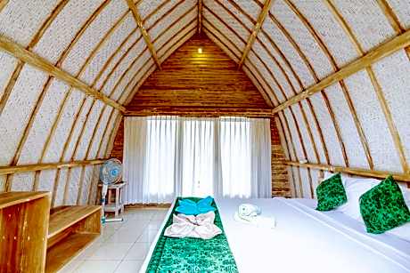 Bungalow with Garden View