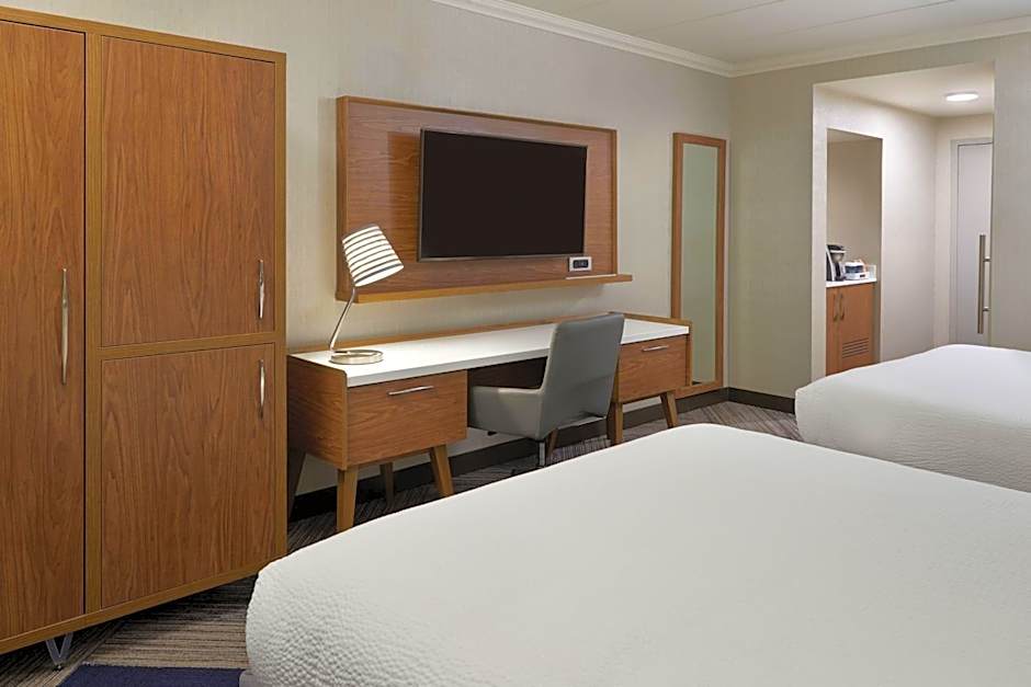 Four Points by Sheraton Windsor Downtown