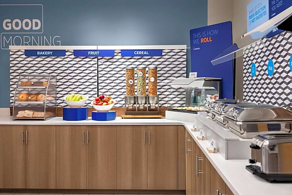 Holiday Inn Express Syracuse Airport By IHG
