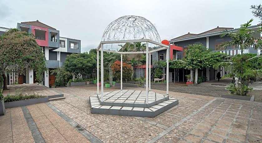 Lembur Kiwari Setra Duta Mitra RedDoorz