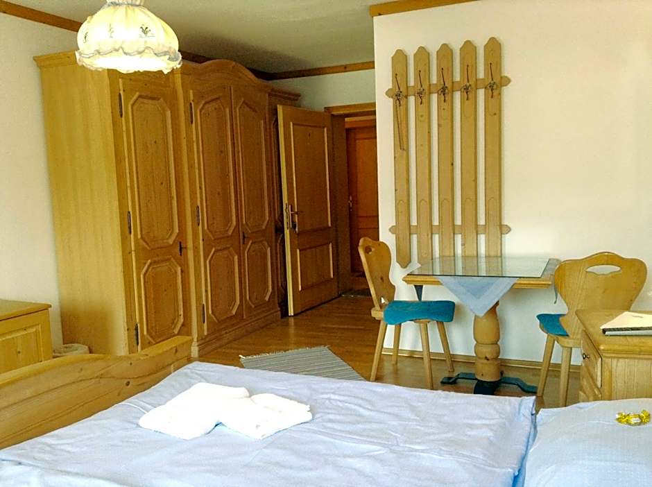 Frühstückspension zur Post Reisinger KG St Oswald