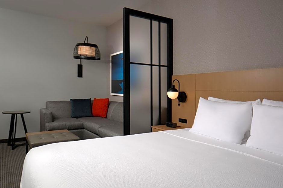 Hyatt Place Pena Station/Denver Airport