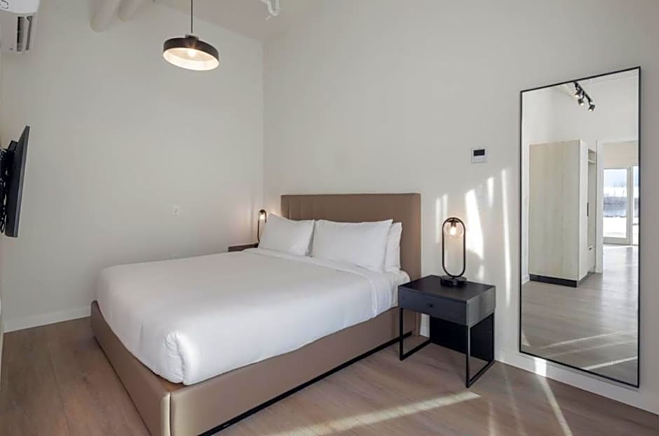 Steveston Waterfront Hotel