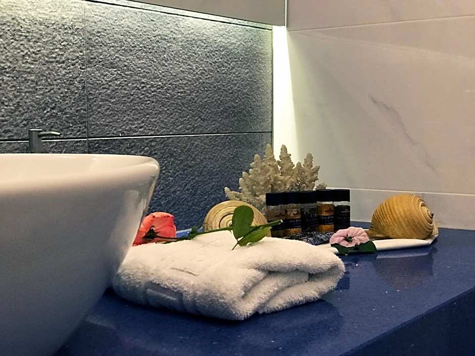 IONIAN SUITES by Bruskos