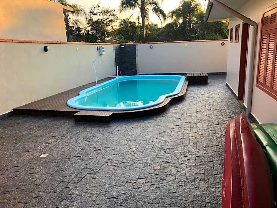 Bela casa, com internet, piscina e churrasqueira para descansar e desfrutar, dias de paz