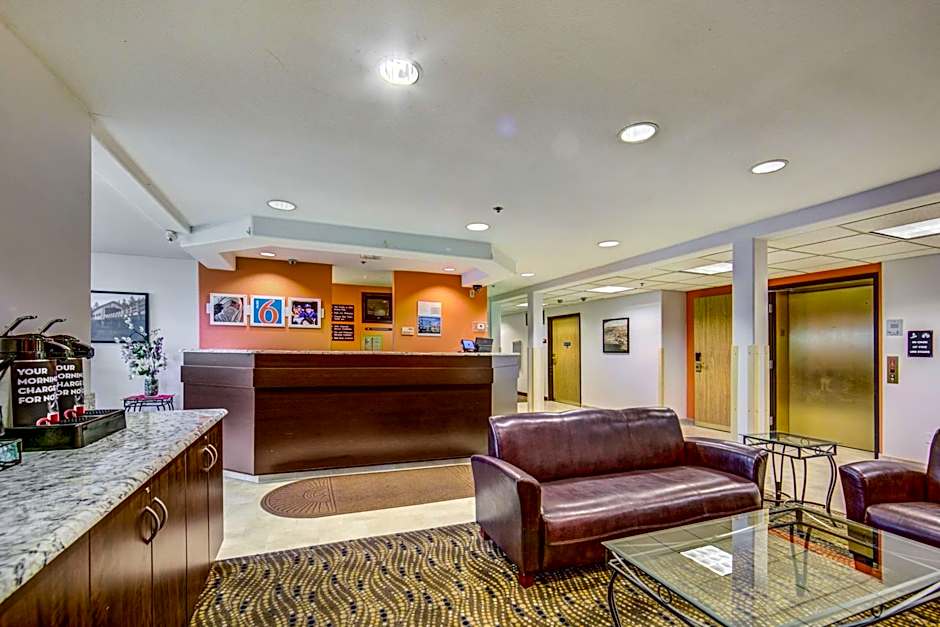 Motel 6 Sutherlin, OR - I-5