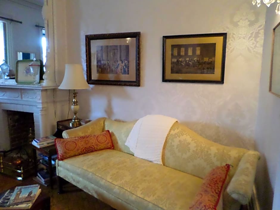 Hillard House Inn