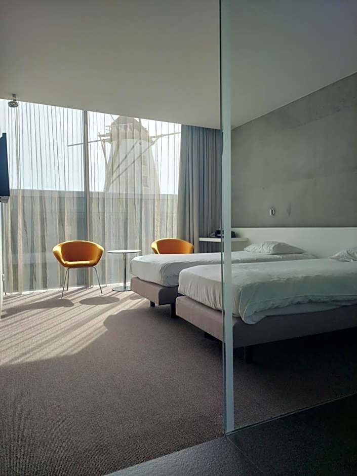 D-Hotel