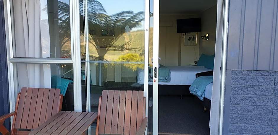 Mokau Motels