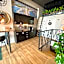 Thruster - Rooms, Kitchen, Chill-Out Zone-Netflix, Lobby-Netflix