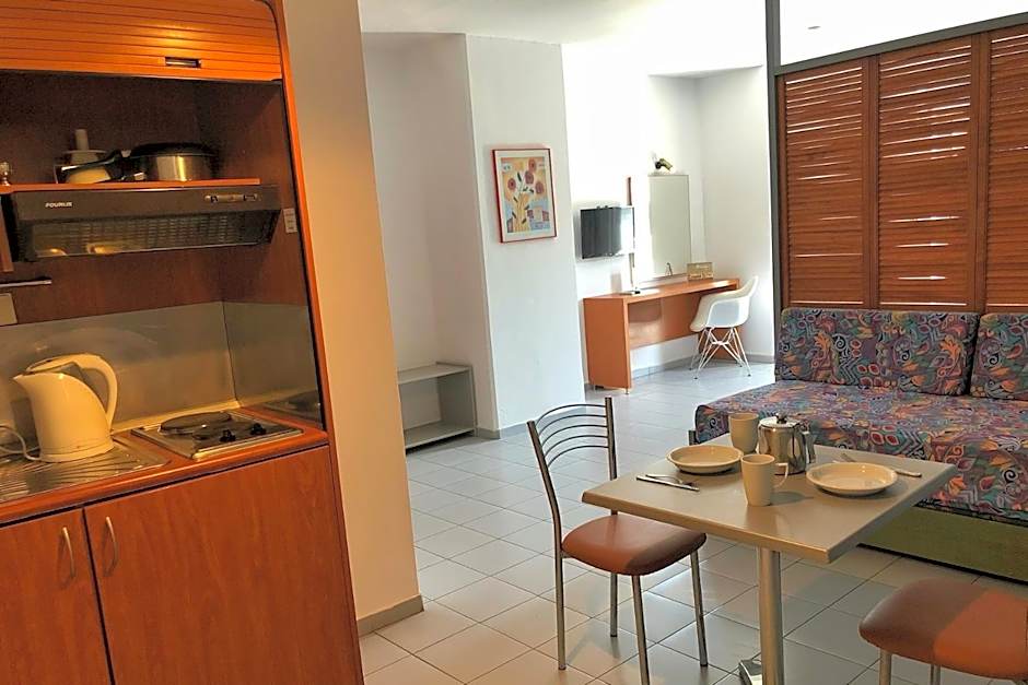 Caravel Hotel Apartments