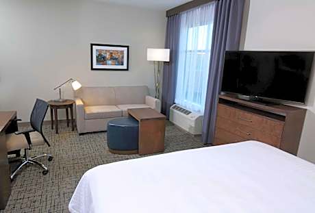 King Studio Suite - Hearing Accessible/Non-Smoking