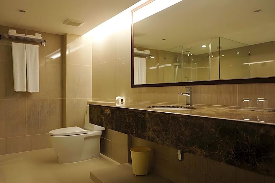 S33 Compact Sukhumvit Hotel