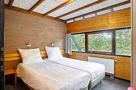 Bungalow with Garden View