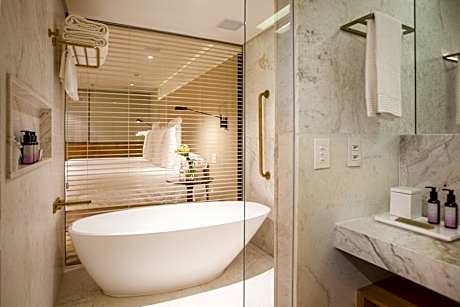 Deluxe Twin Internal View