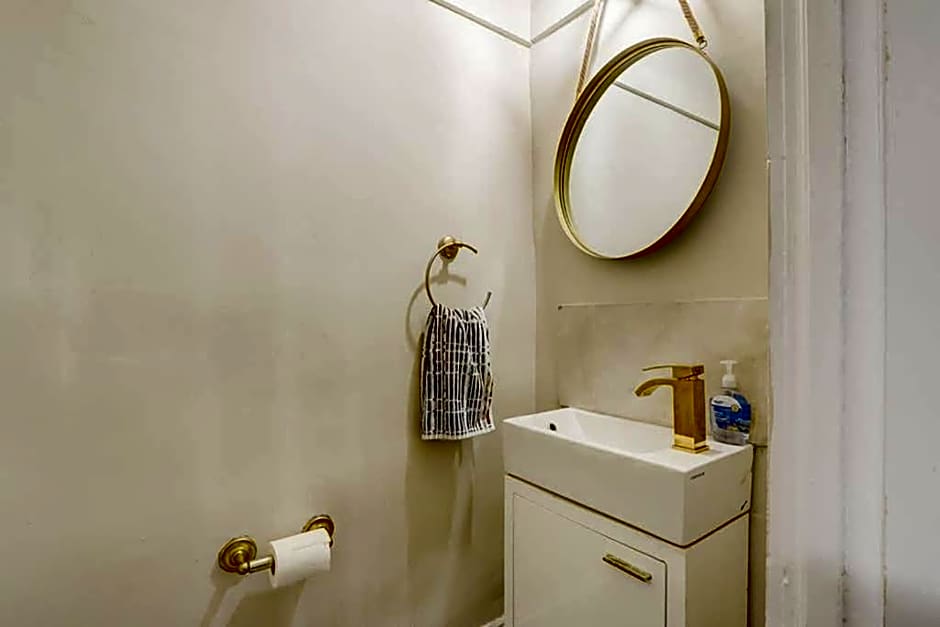 JstLikeHome - Central Suite