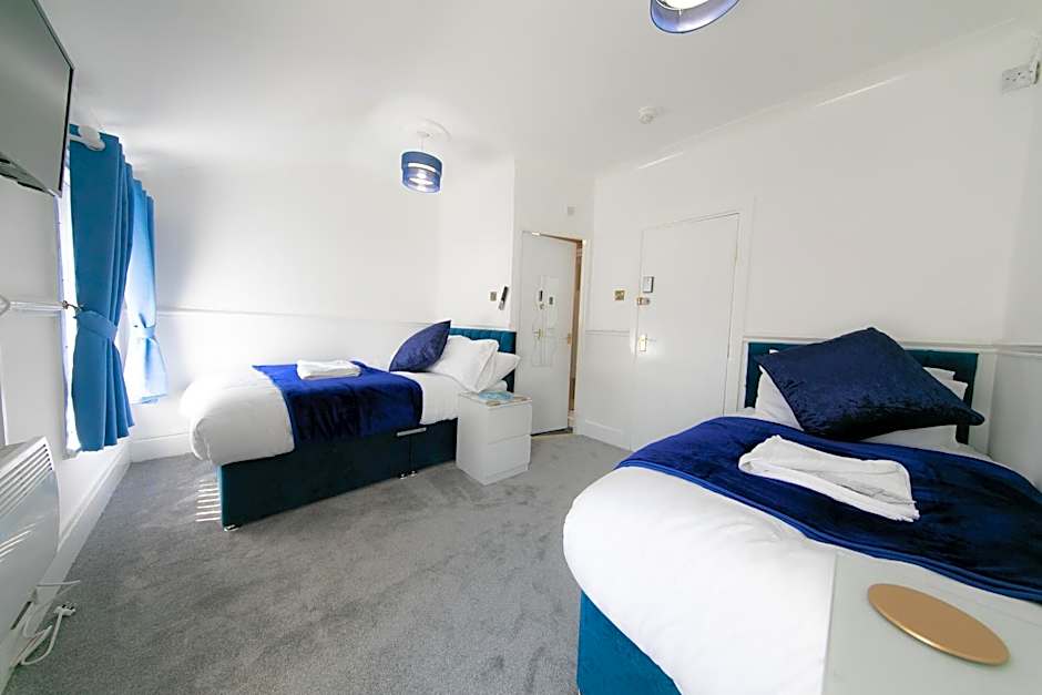 The New Apollo Hotel