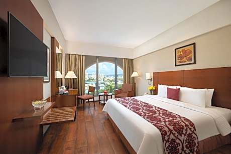Fortune Club Exotica (Complimentary use of Club Lounge with with 2 Mocktails/Juices/ Soft Drinks with Finger Snacks between 1800 Hrs and 2000 Hrs) with 15% off on F&B ( Soft Beverage only)