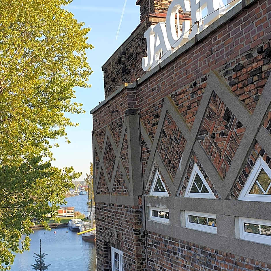 JACHTOWA Hotel i Restauracja