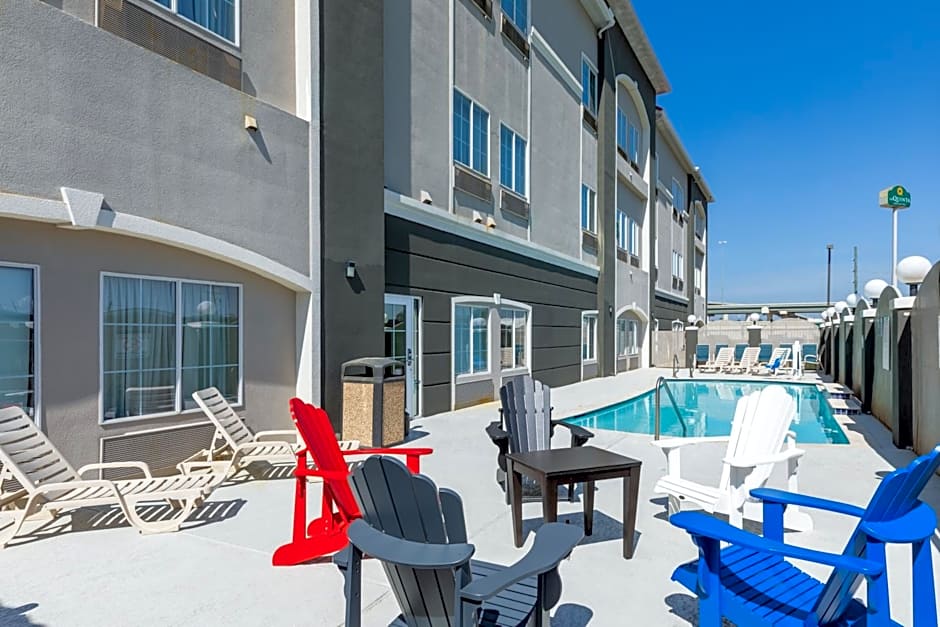 La Quinta Inn & Suites by Wyndham Houston New Caney
