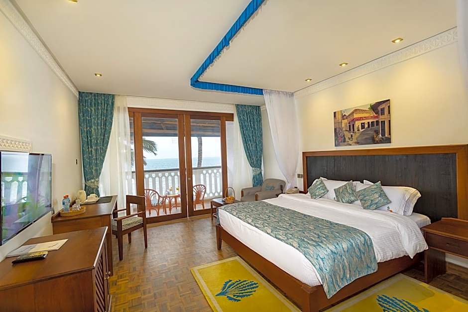 Travellers Beach Hotel & SPA