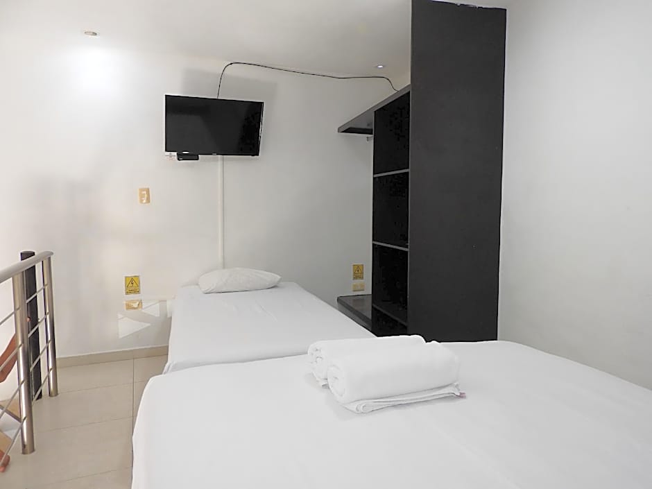 Easy Hotel