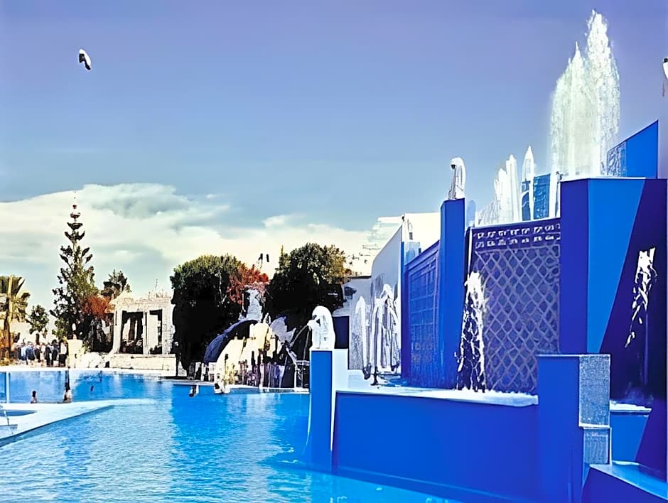 Adhhoc Hotel