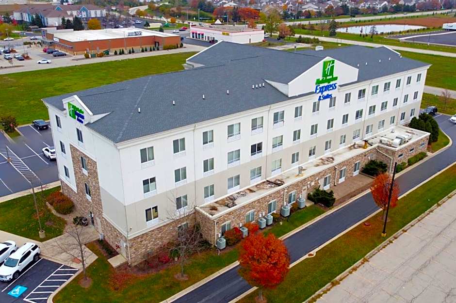 Holiday Inn Express & Suites Chicago North-Waukegan-Gurnee by IHG