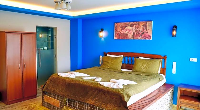 Rebetika Hotel