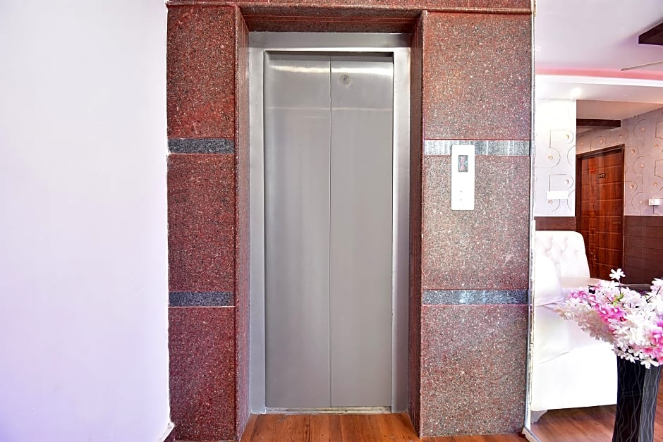 FabHotel Dhanvitha Suites