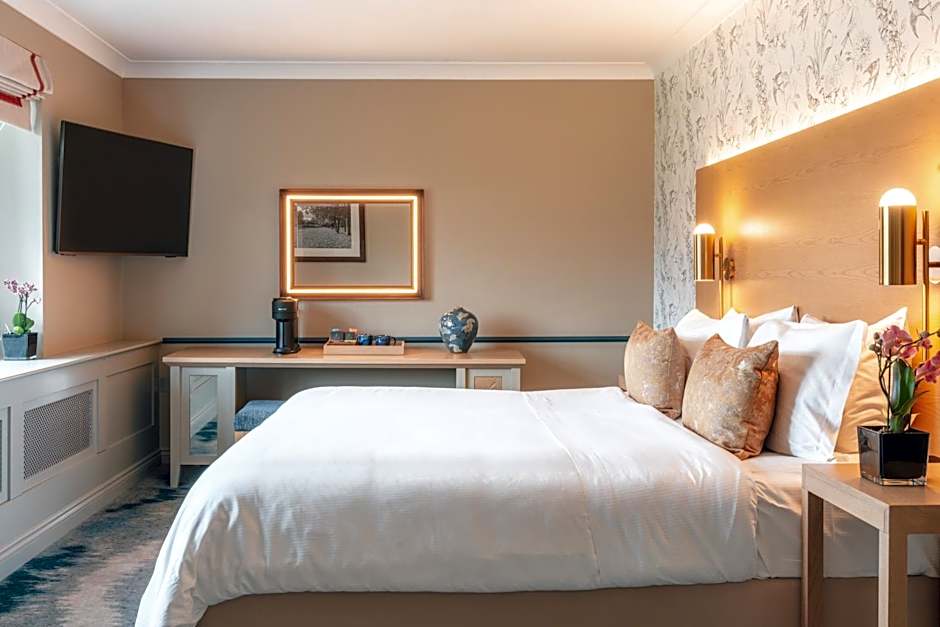 Photo 1 of 5 of Manor Suite