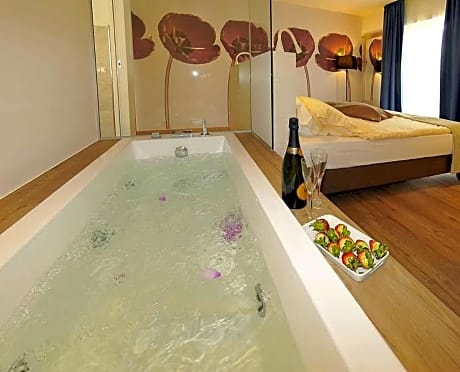 Superior Deluxe Double Room with Whirlpool