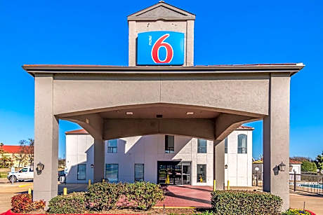 Motel 6-Ennis, TX