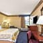 Days Inn & Suites by Wyndham Youngstown / Girard Ohio