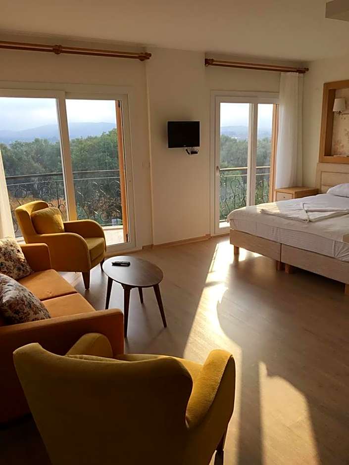 Clementin Suits Sigacık