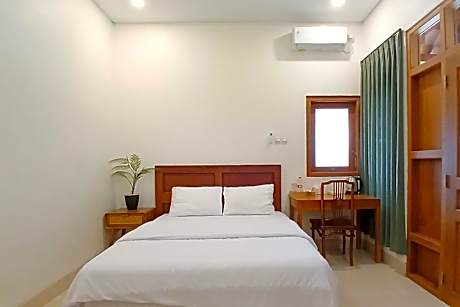 Kenewae Living near Alun-alun Wonosari Mitra RedDoorz