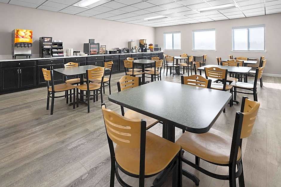 Super 8 by Wyndham Henrietta/Rochester Area
