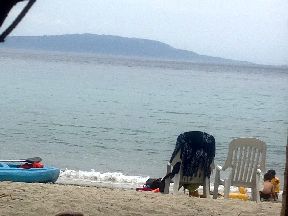 Bamboo House Beach Lodge & Restaurant