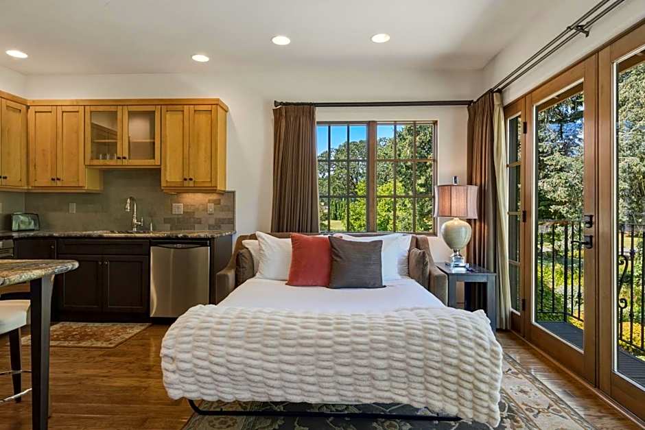 Columbia Cliff Villas