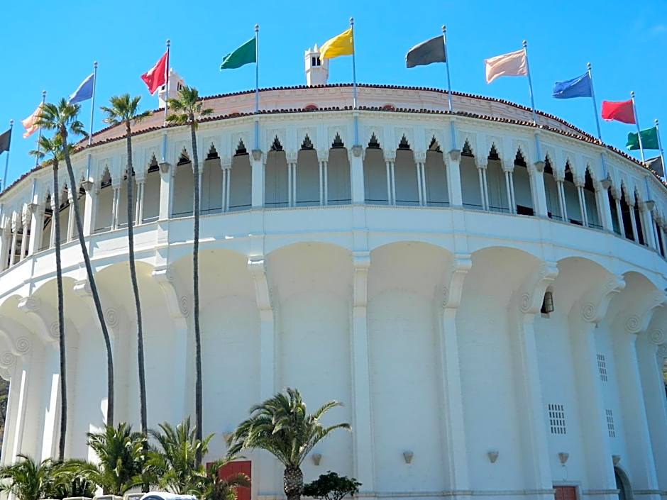 Aurora Hotel