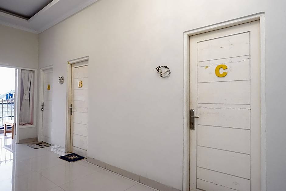 RedDoorz Syariah near RS Mitra Keluarga Tegal