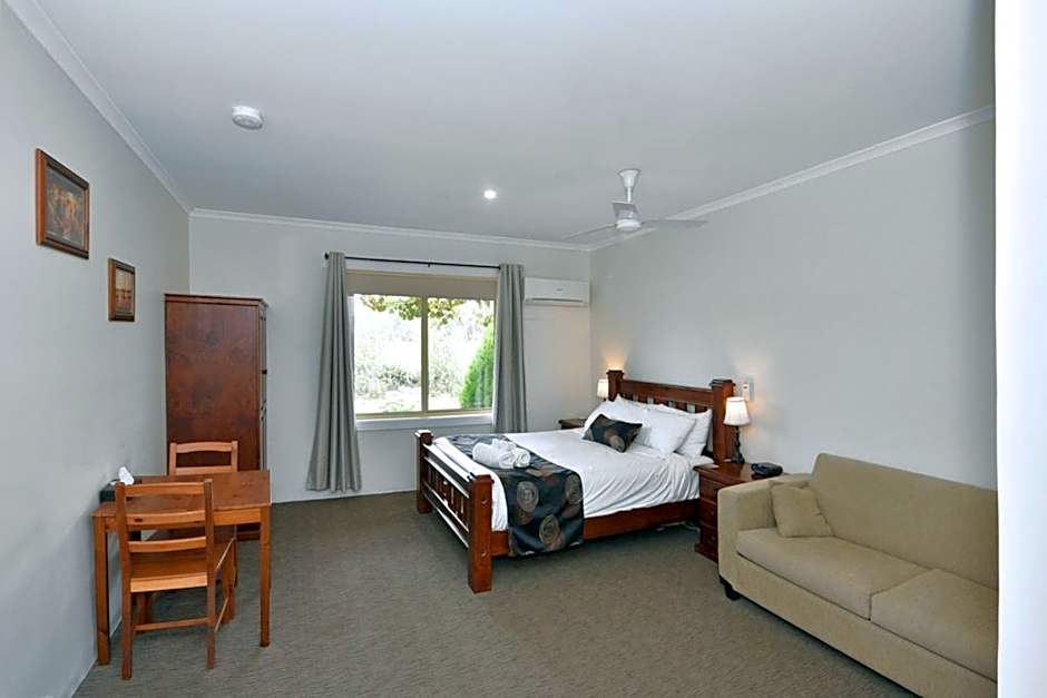 Inglewood Motel and Caravan Park Victoria