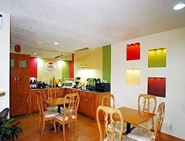 Super 8 by Wyndham Anderson/Clemson Area