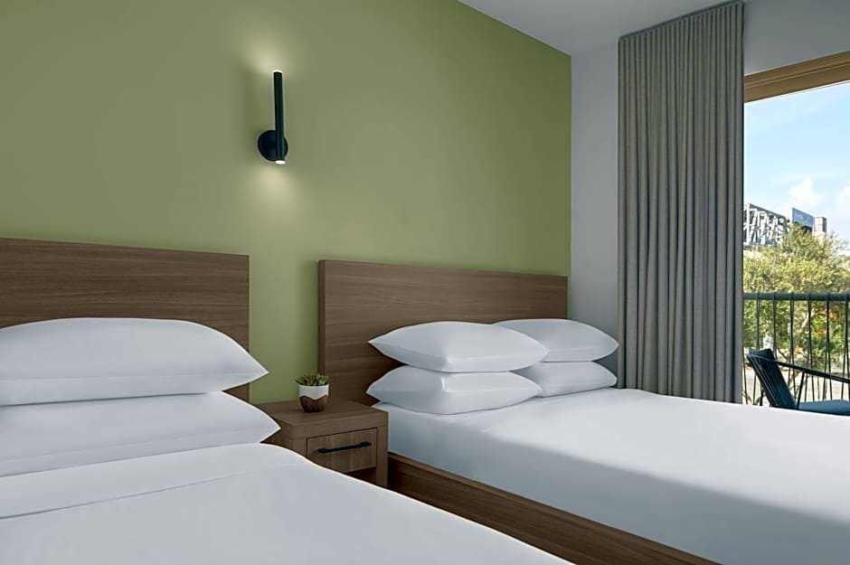 The Lum Hotel Los Angeles Stadium District