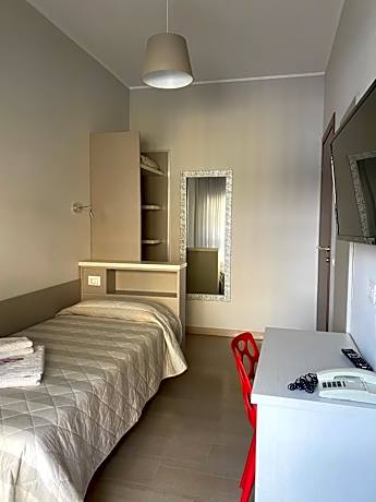 Economy Single Room with Shared Bathroom - Separate Building