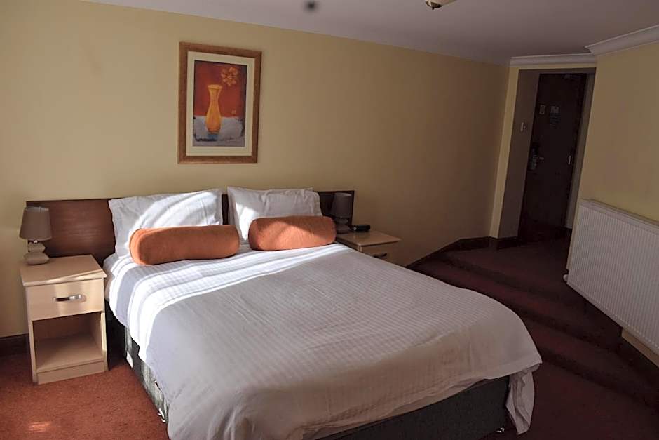 GOLF View Hotel & Macintosh Restaurant